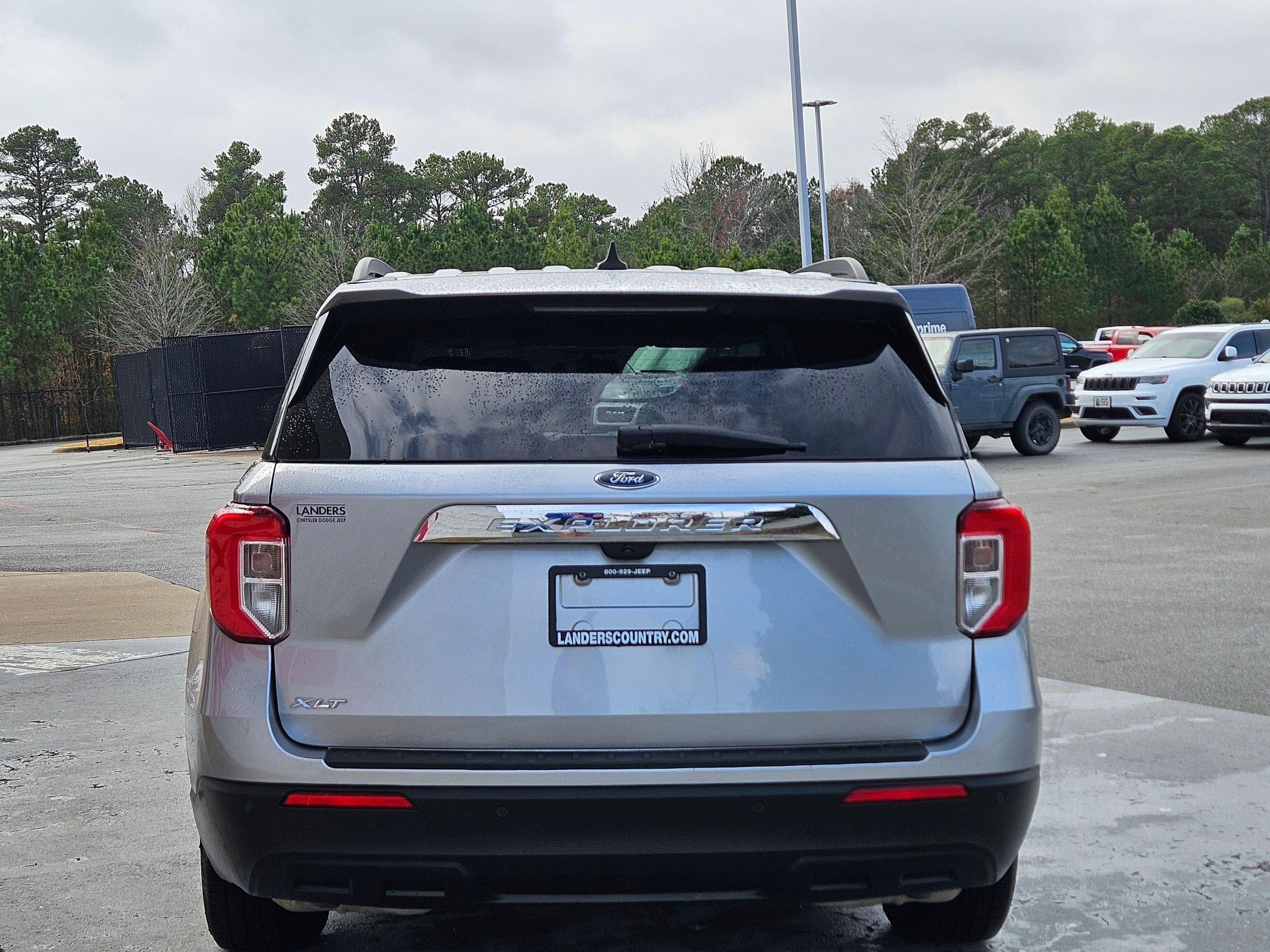 Used 2022 Ford Explorer XLT image 6