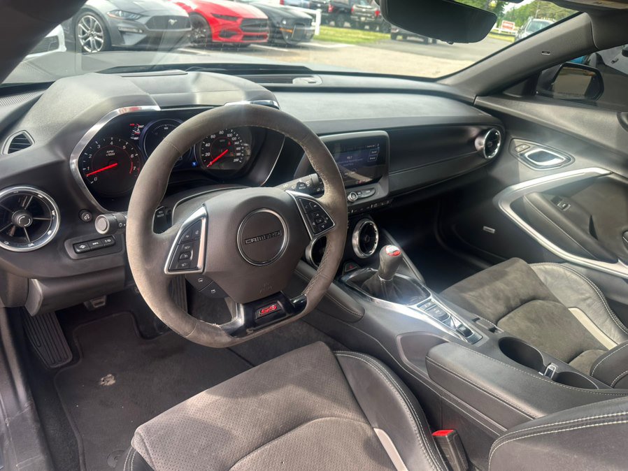 Used 2020 Chevrolet Camaro SS RWD image 12