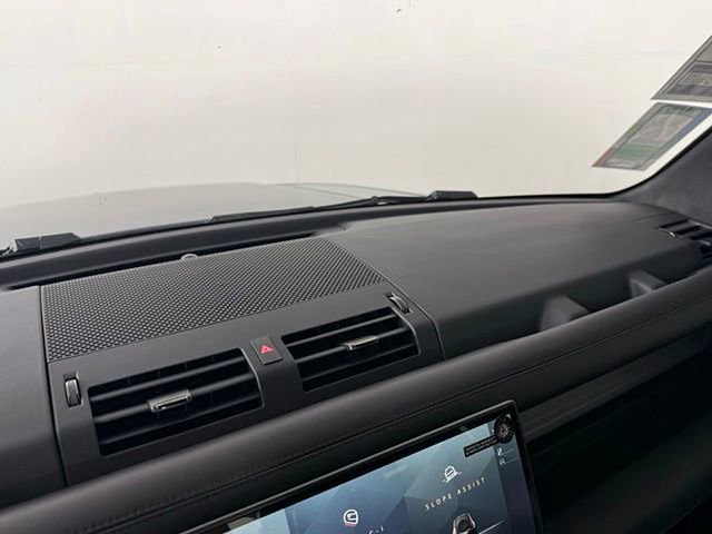 New 2026 Land Rover Defender 110 OCTA AWD/4WD image 30