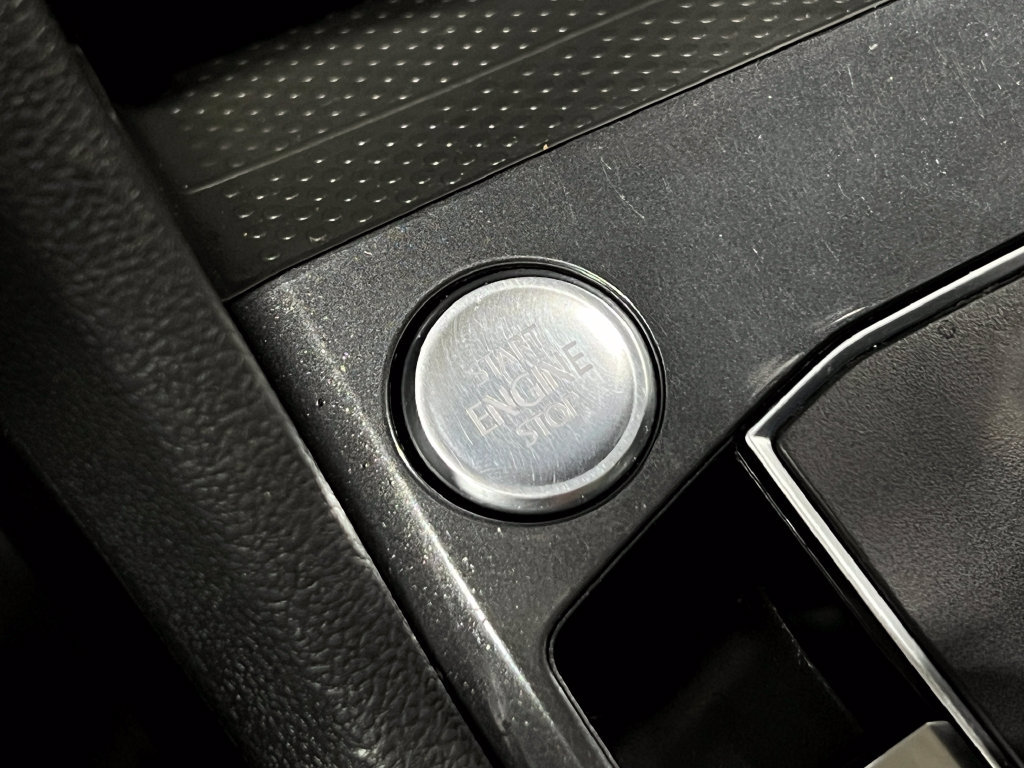 Used 2020 Volkswagen Tiguan SE AWD/4WD image 21