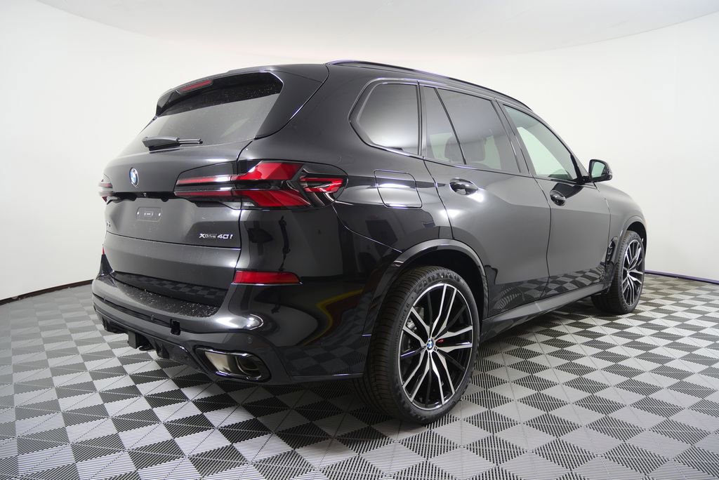 Used 2026 BMW X5 xDrive40i w/ M Sport Package image 3