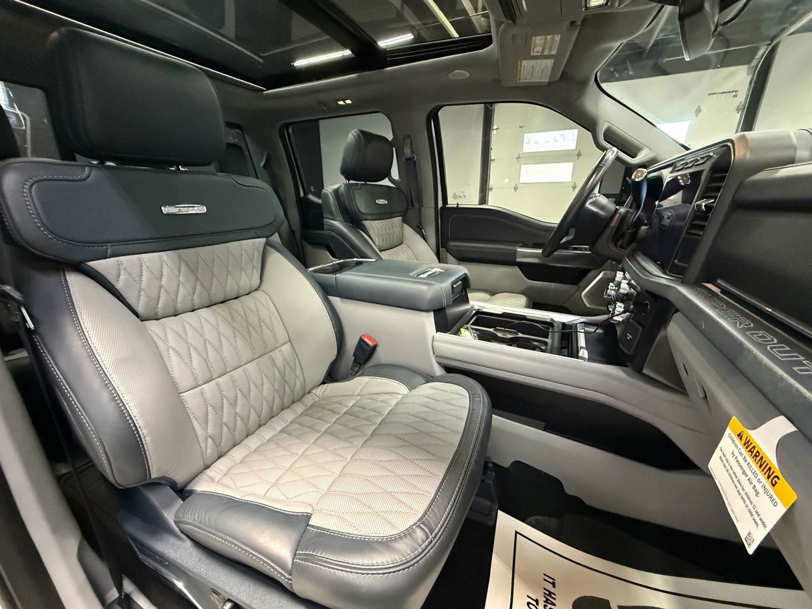 Used 2024 Ford F450 Limited w/ FX4 Off-Road Package image 85