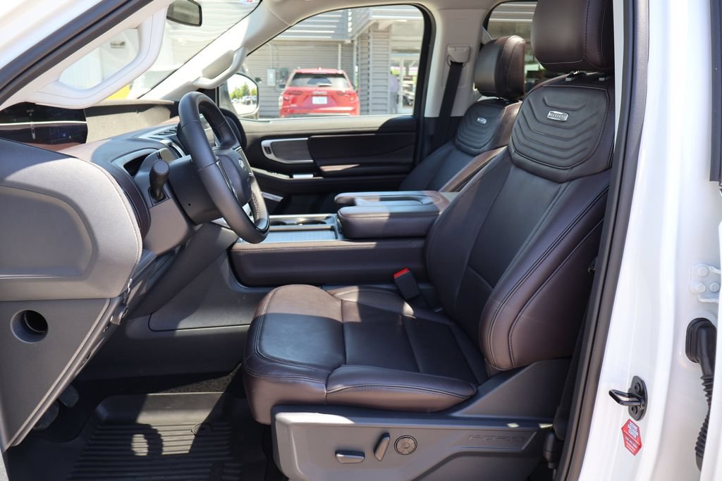 New 2025 Ford Expedition Platinum w/ Platinum Ultimate Package AWD/4WD image 19