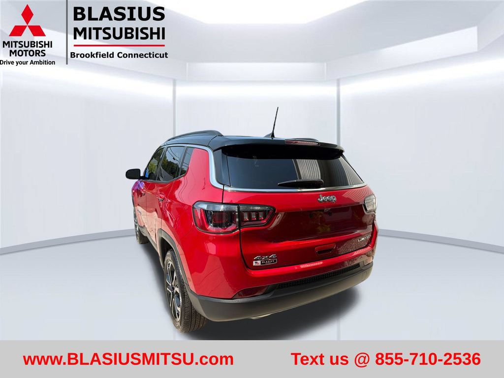Used 2023 Jeep Compass Limited w/ Sun and Sound Group AWD/4WD image 11