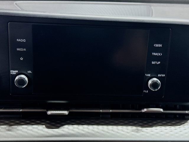 Used 2022 Kia Carnival LX FWD image 18