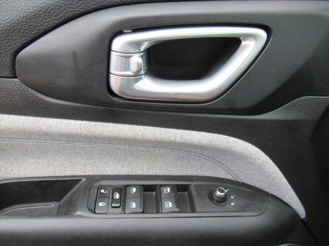 Used 2022 Jeep Compass Latitude w/ Convenience Group FWD image 19