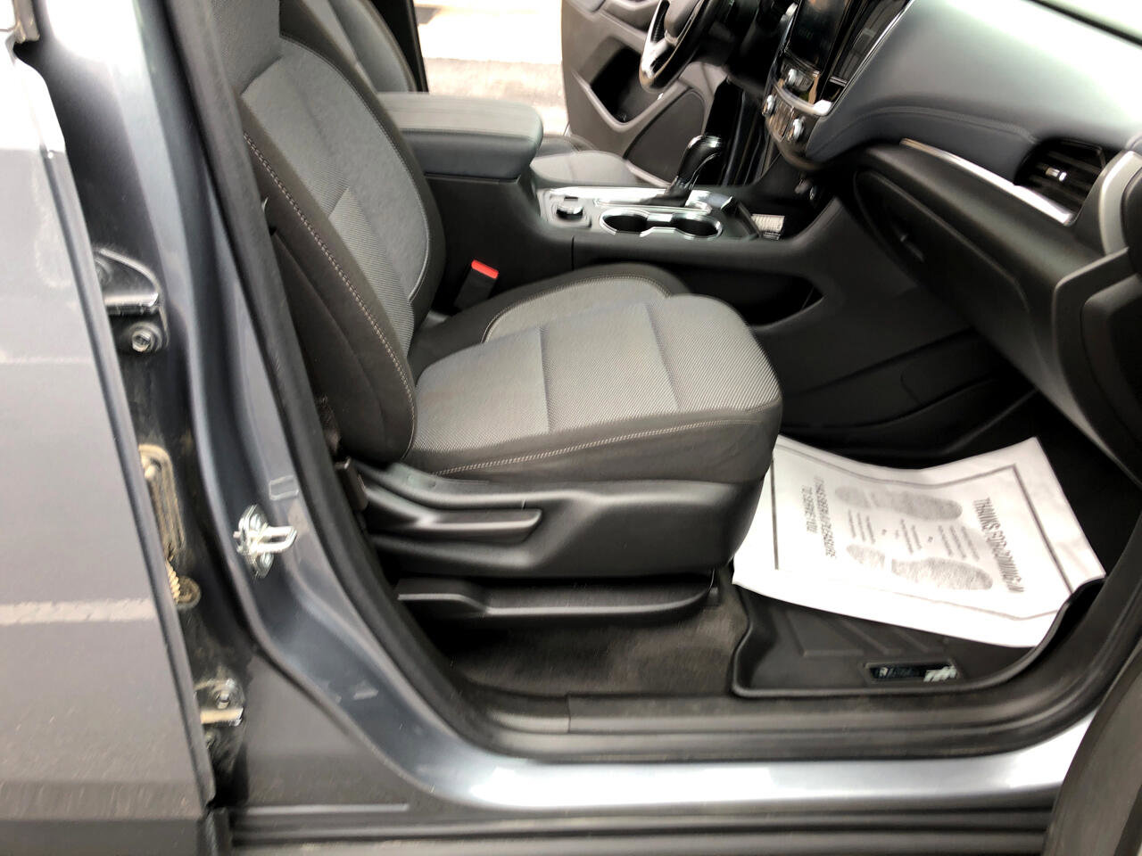 Used 2020 Chevrolet Traverse LT image 26