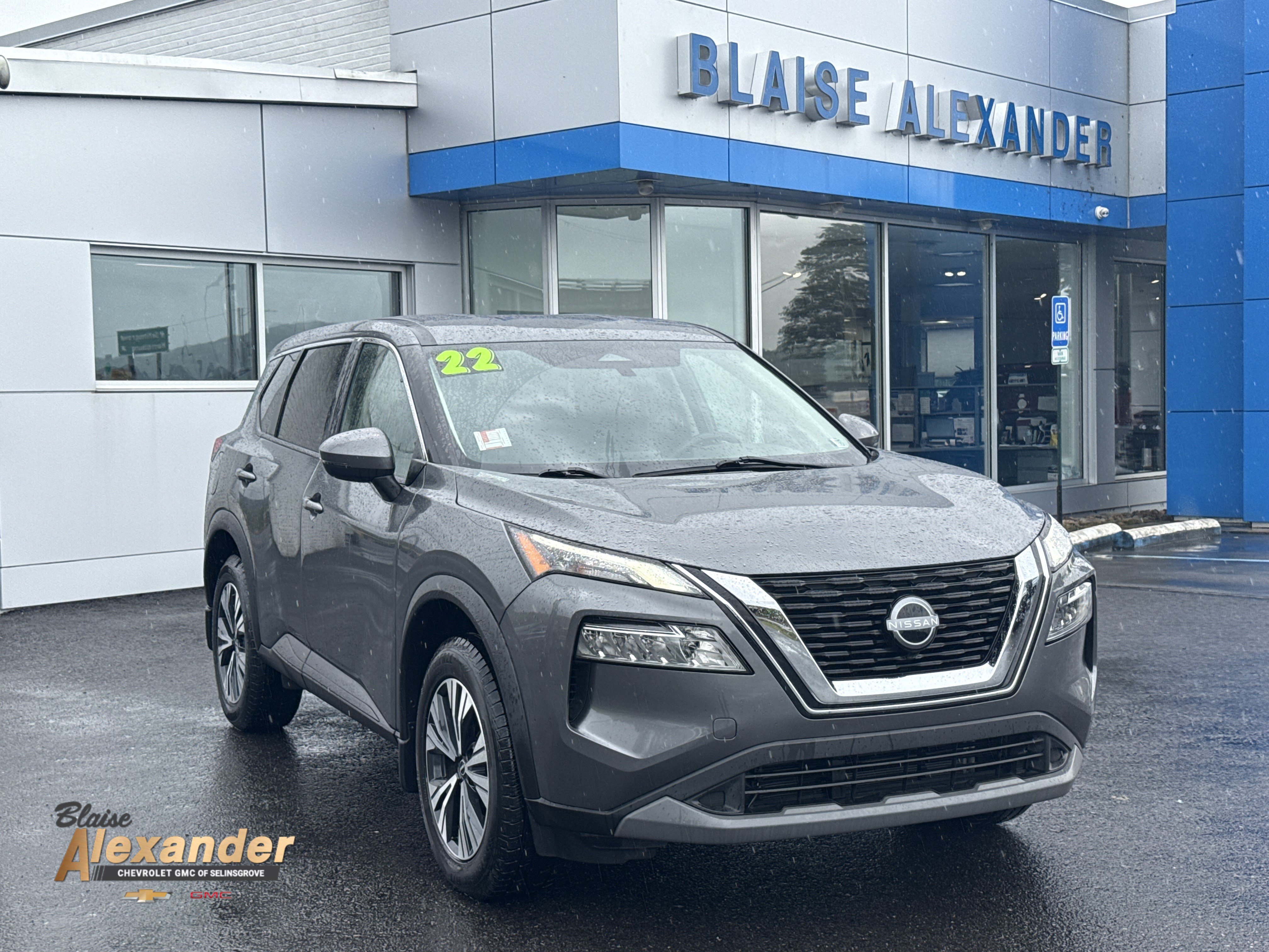 Used 2022 Nissan Rogue SV