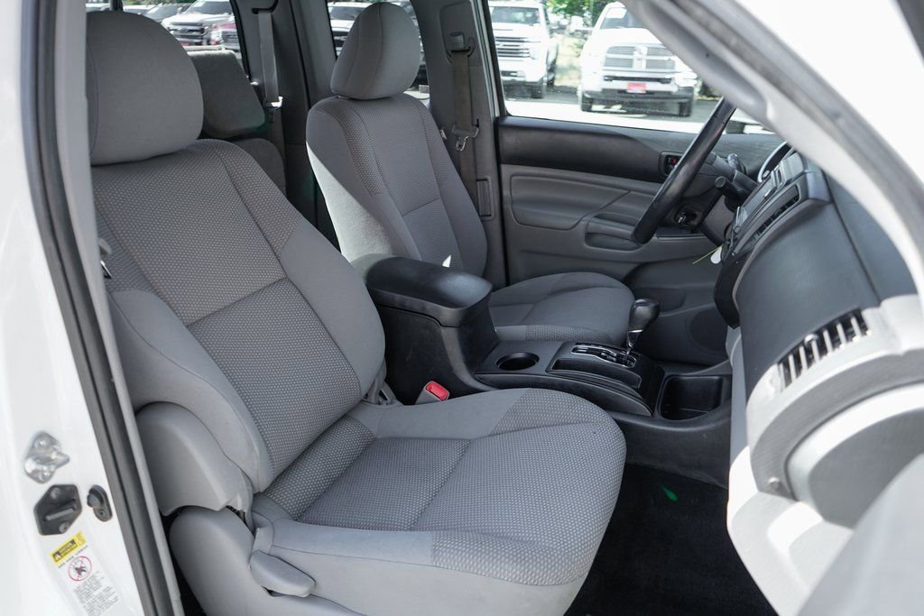 Used 2014 Toyota Tacoma 2WD Access Cab w/ Convenience Package image 32