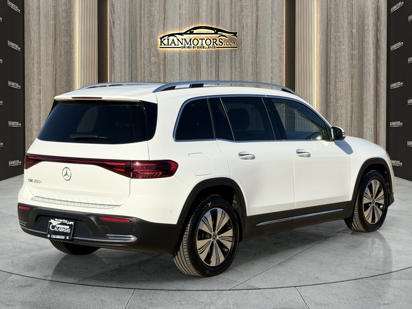 Used 2025 Mercedes-Benz EQB 250+ image 7