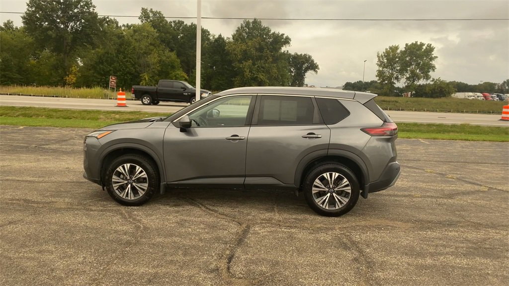 Used 2022 Nissan Rogue SV w/ SV Premium Package image 5