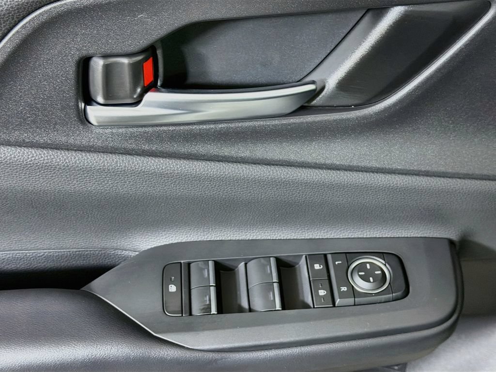 New 2027 Toyota Prius Plug-In Hybrid FWD image 17
