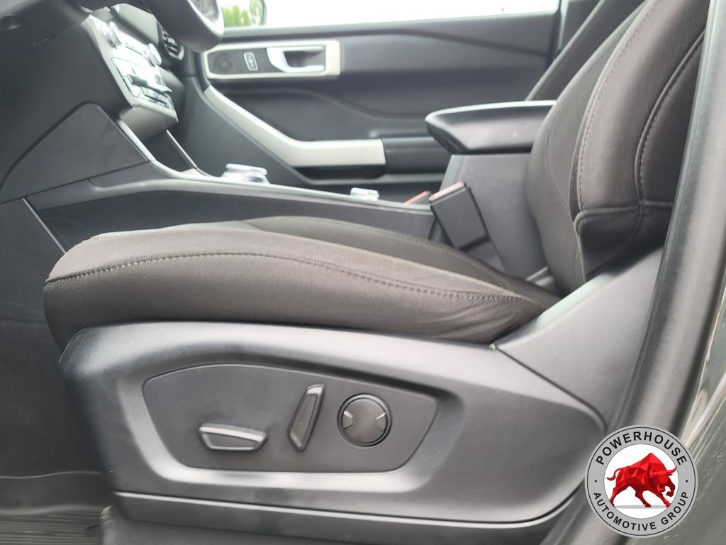 Used 2023 Ford Explorer XLT AWD/4WD image 26