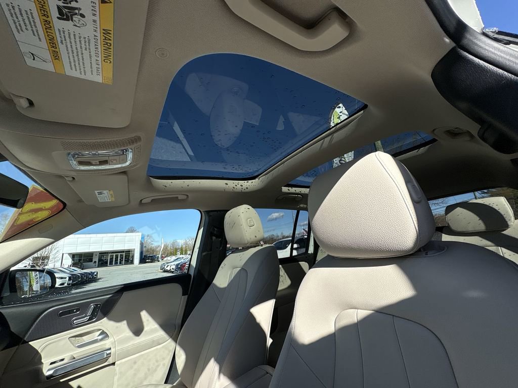 Used 2021 Mercedes-Benz GLB 250 w/ Premium Package image 19