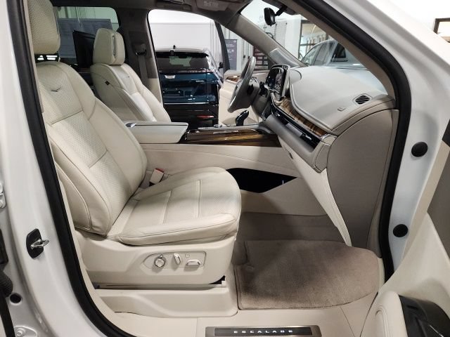 Used 2023 Cadillac Escalade Premium Luxury Platinum AWD/4WD image 36
