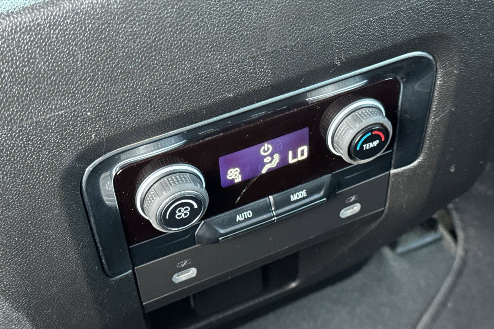 Used 2024 Chevrolet Tahoe LT image 13