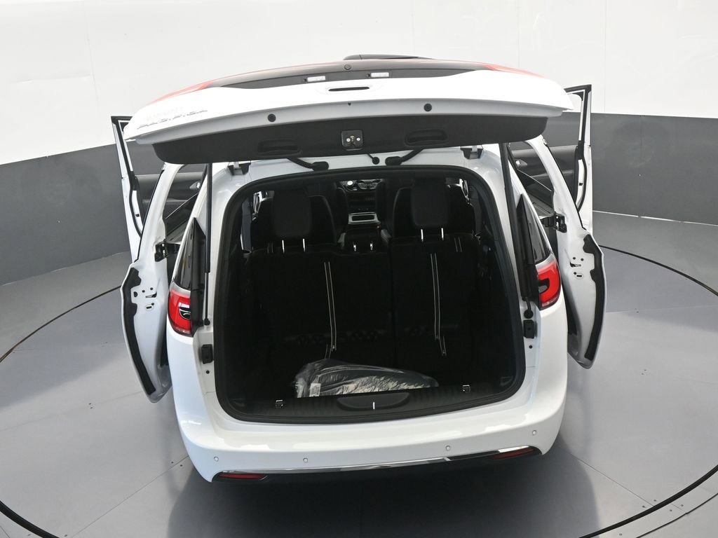 Used 2025 Chrysler Pacifica Select FWD image 63