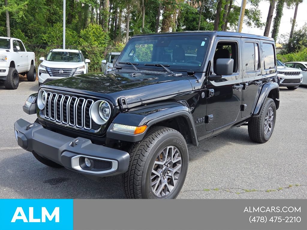 Used 2025 Jeep Wrangler Unlimited Sahara AWD/4WD image 4