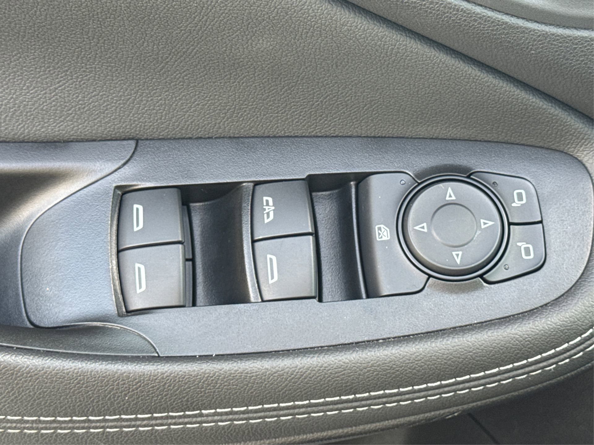 Used 2023 Buick Encore GX Preferred w/ Cold Weather Comfort Package image 36