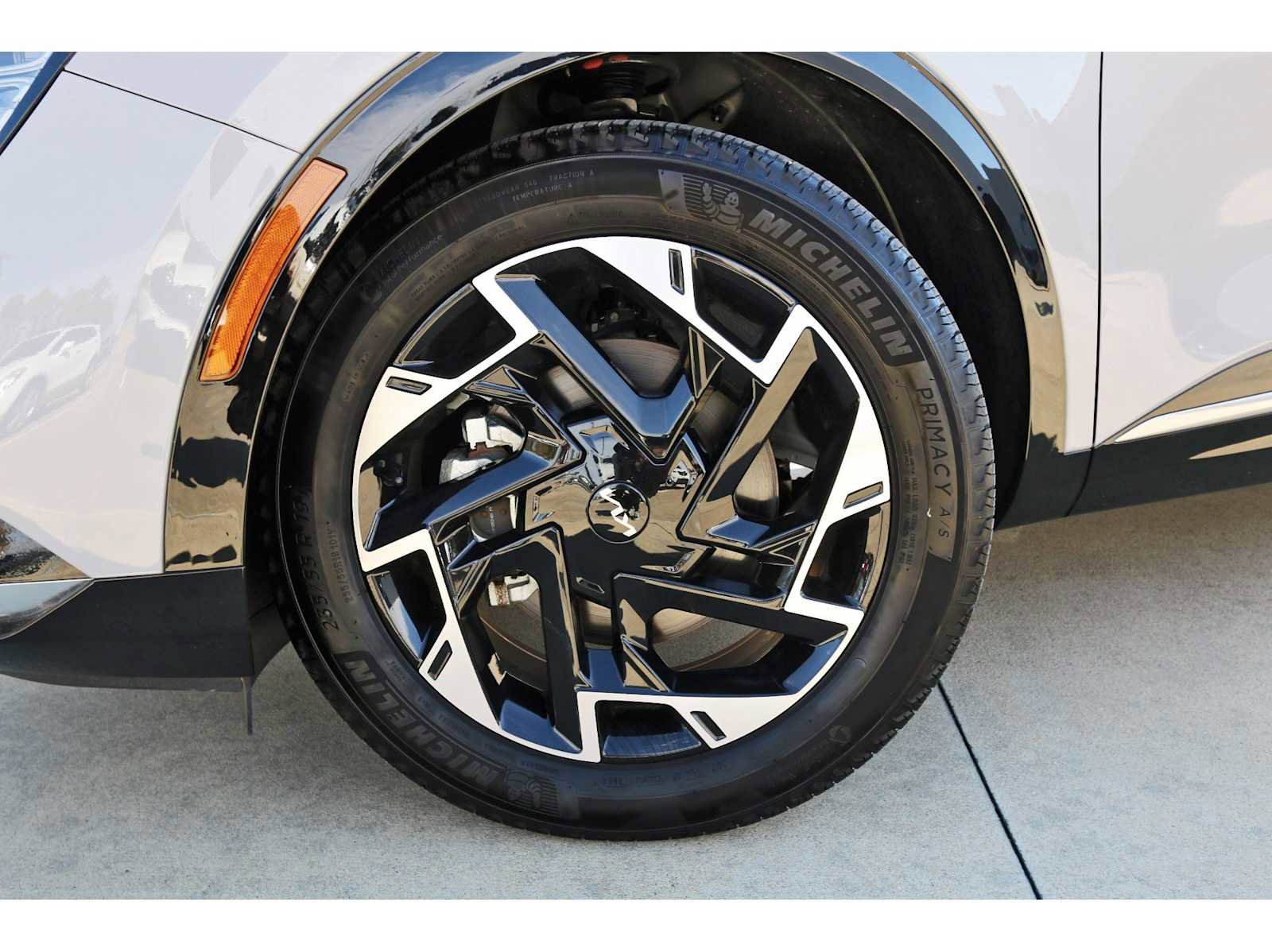 Used 2025 Kia Sportage SX image 31