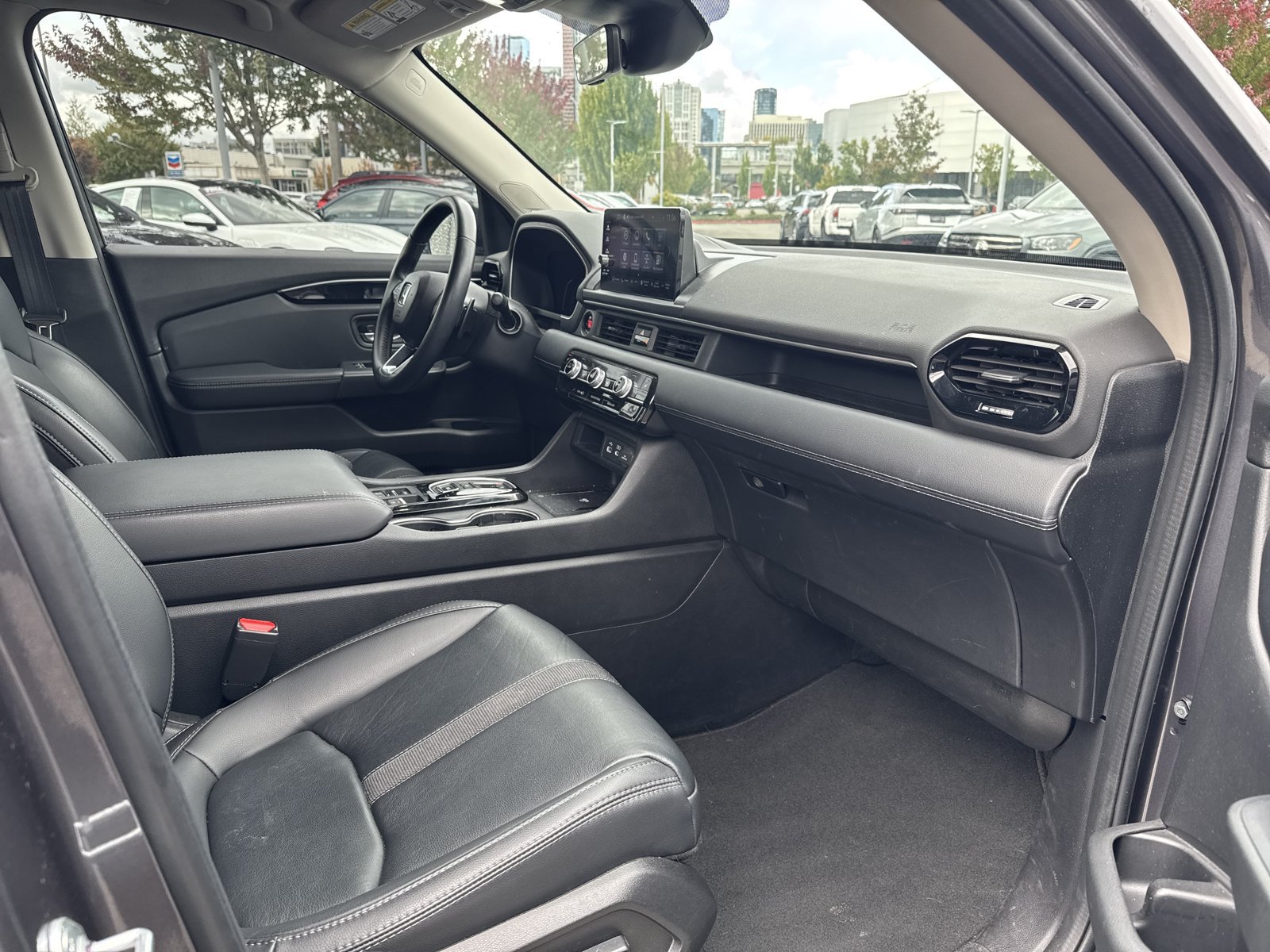 Used 2023 Honda Pilot Touring image 13