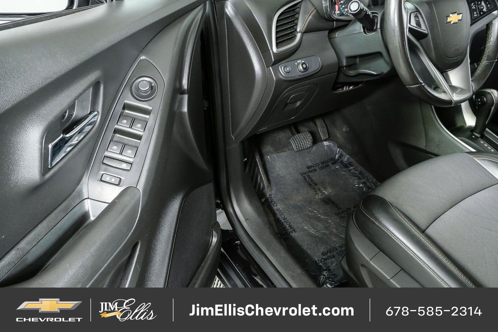 Certified 2020 Chevrolet Trax LT w/ LT Convenience Package AWD/4WD image 7