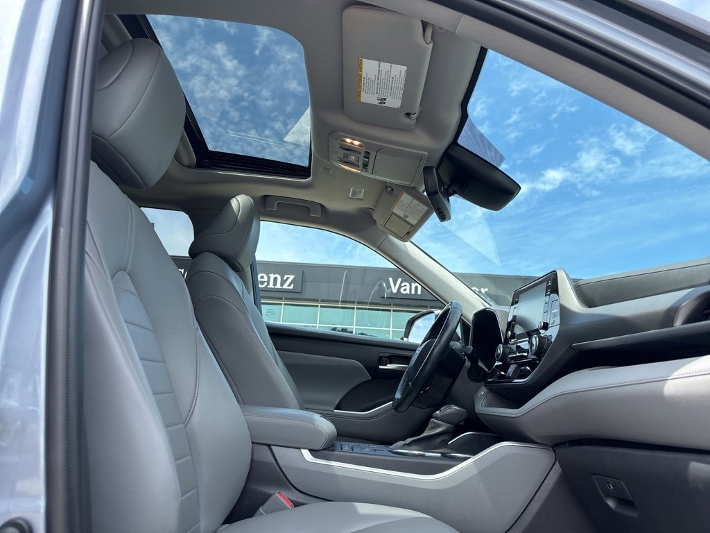 Used 2021 Toyota Highlander XLE image 46