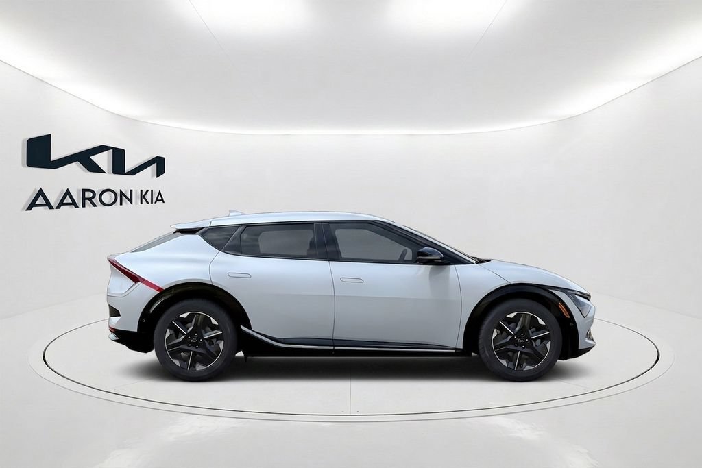 New 2026 Kia EV6 Wind RWD image 8