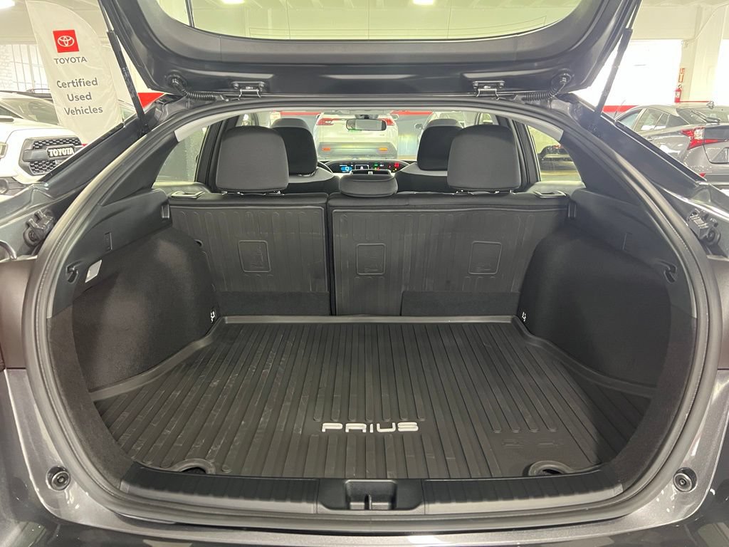 Certified 2022 Toyota Prius LE FWD image 38
