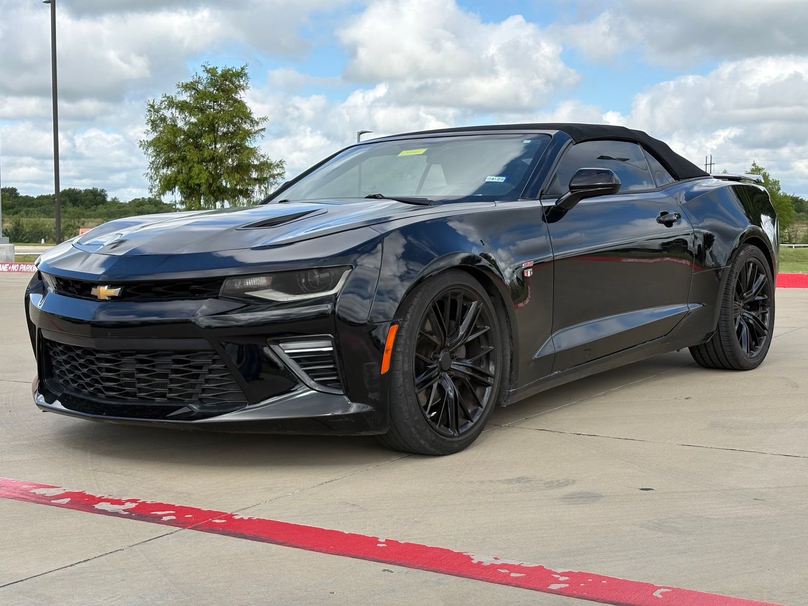 Used 2018 Chevrolet Camaro SS RWD image 3