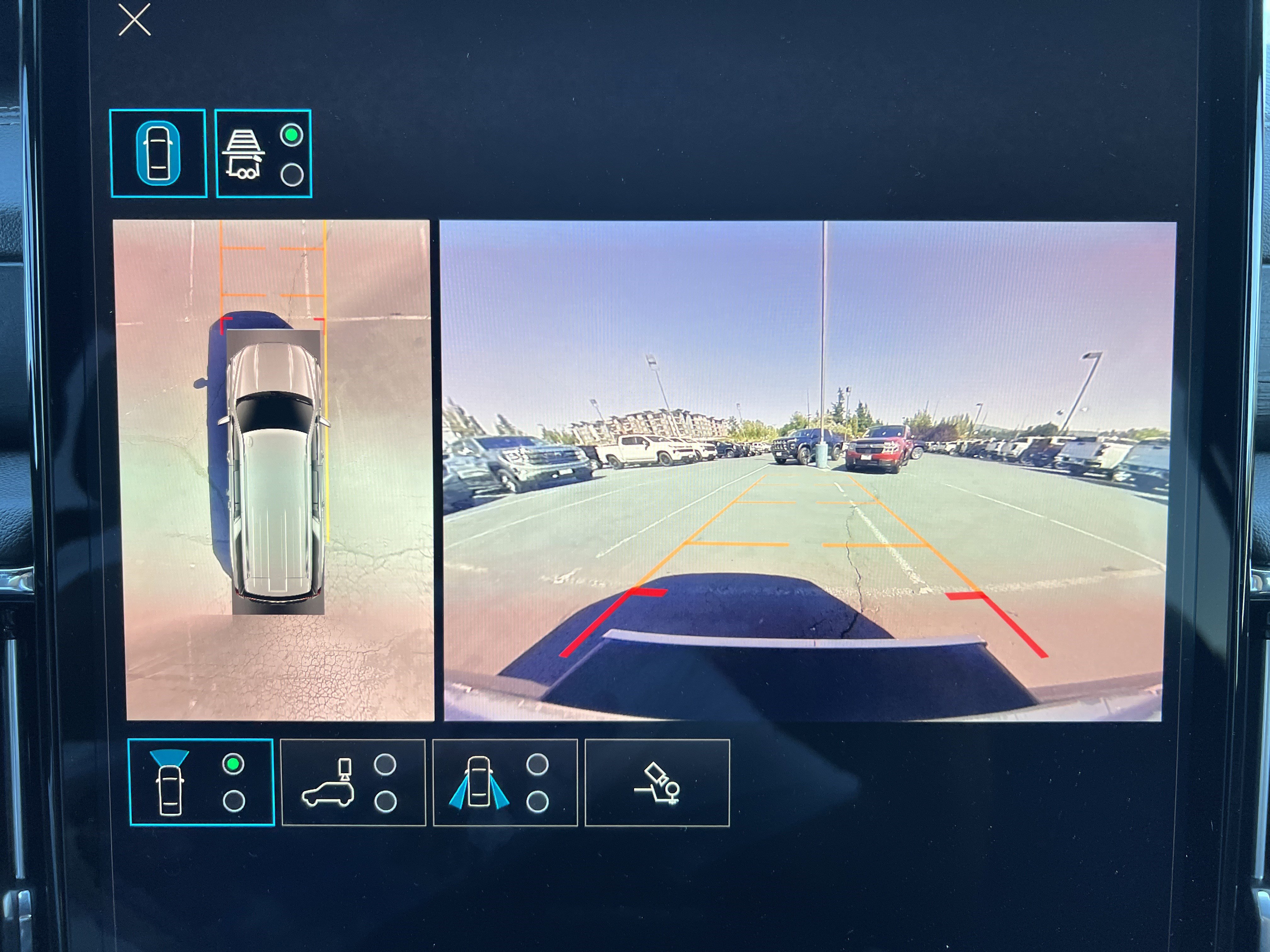 Used 2025 GMC Yukon XL Denali image 17