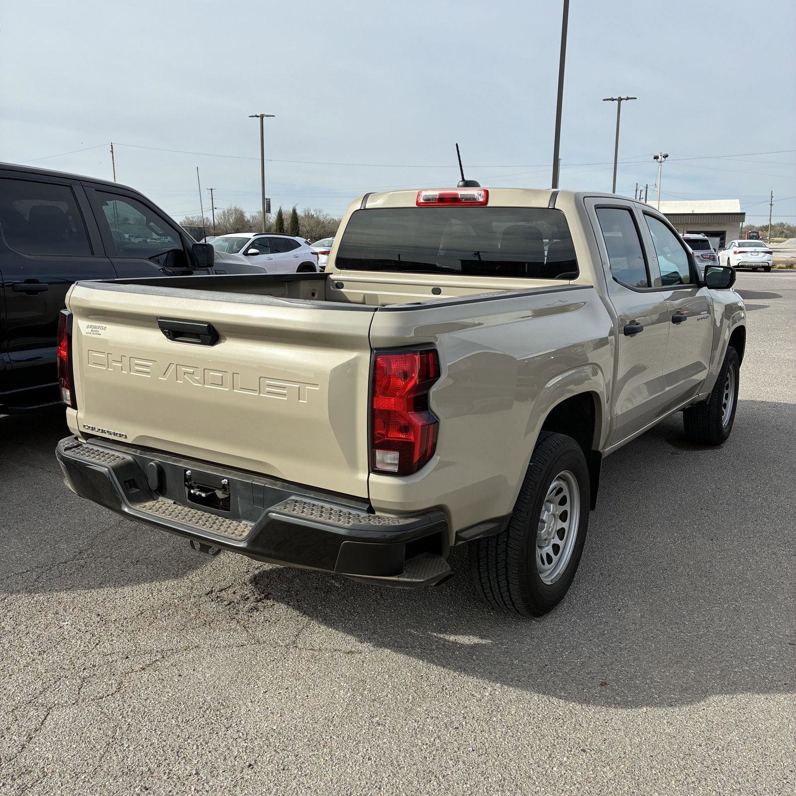 Used 2024 Chevrolet Colorado W/T image 17
