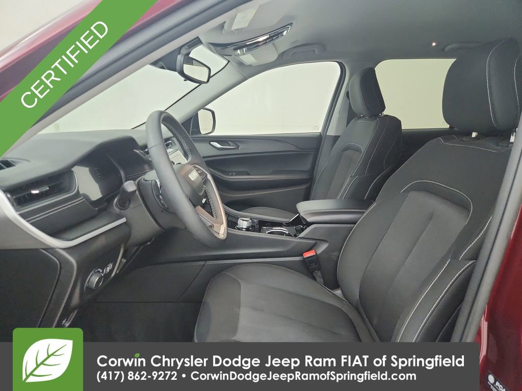 Used 2023 Jeep Grand Cherokee Laredo w/ Luxury Tech Group I AWD/4WD image 18