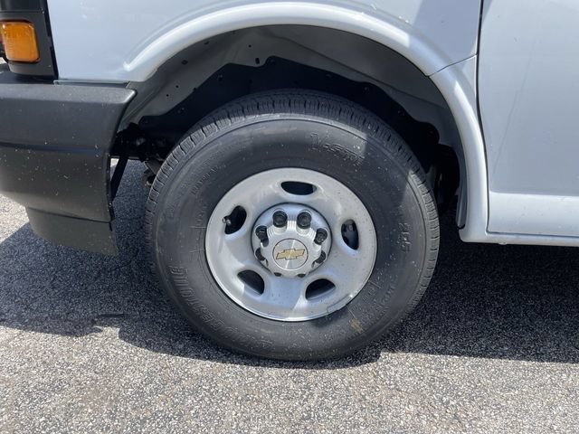 New 2026 Chevrolet Express 2500 w/ Driver Convenience Package RWD image 10