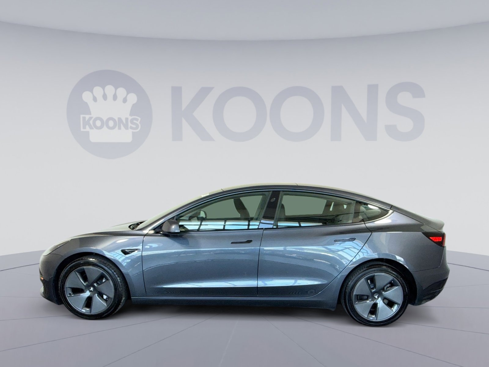 Used 2023 Tesla Model 3 Standard Range image 2