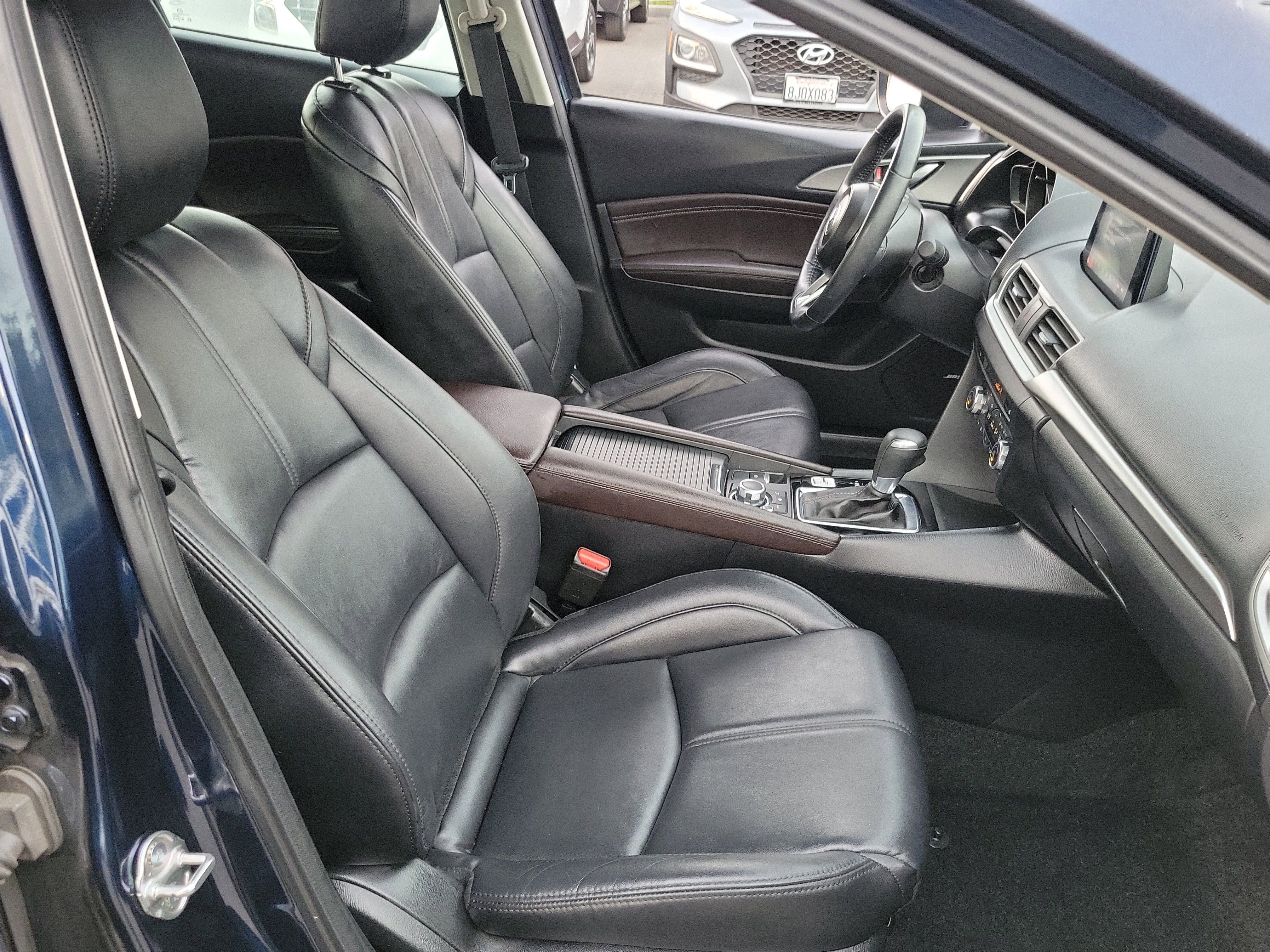 Used 2018 MAZDA MAZDA3 Touring image 22