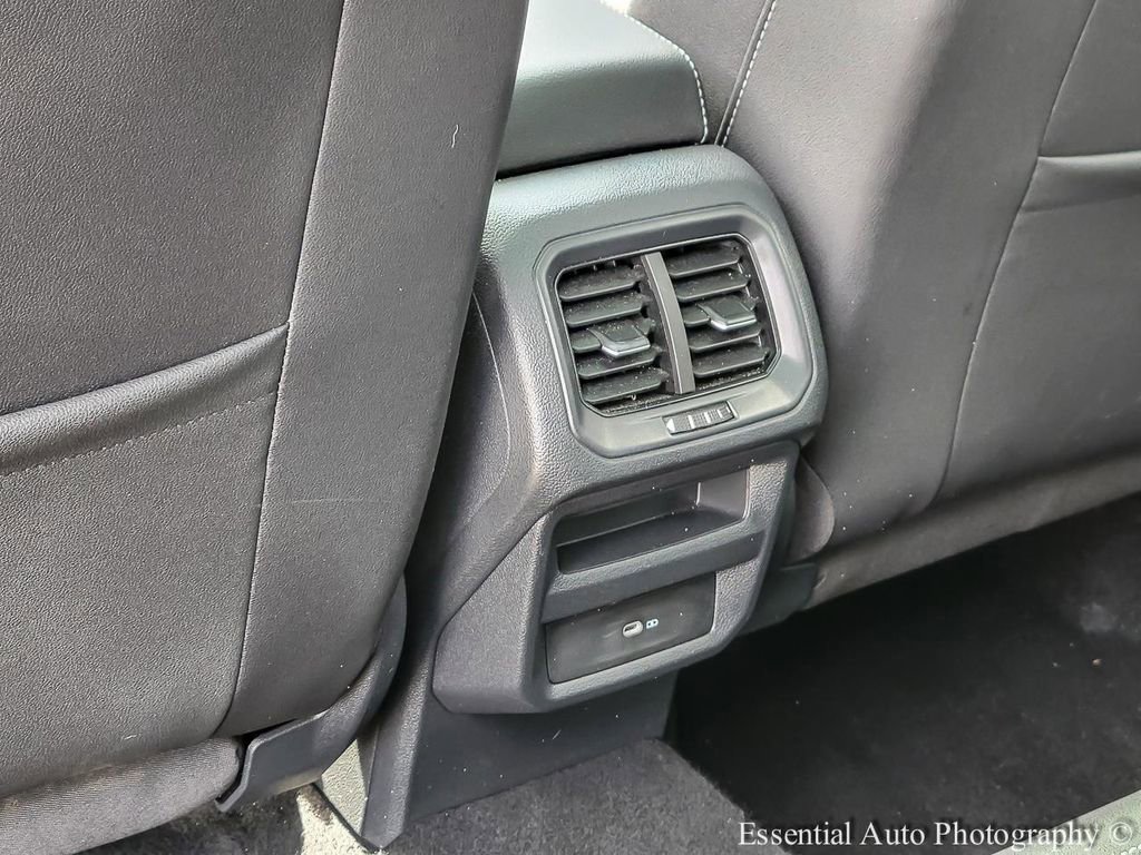 Used 2024 Volkswagen Taos SE FWD image 12