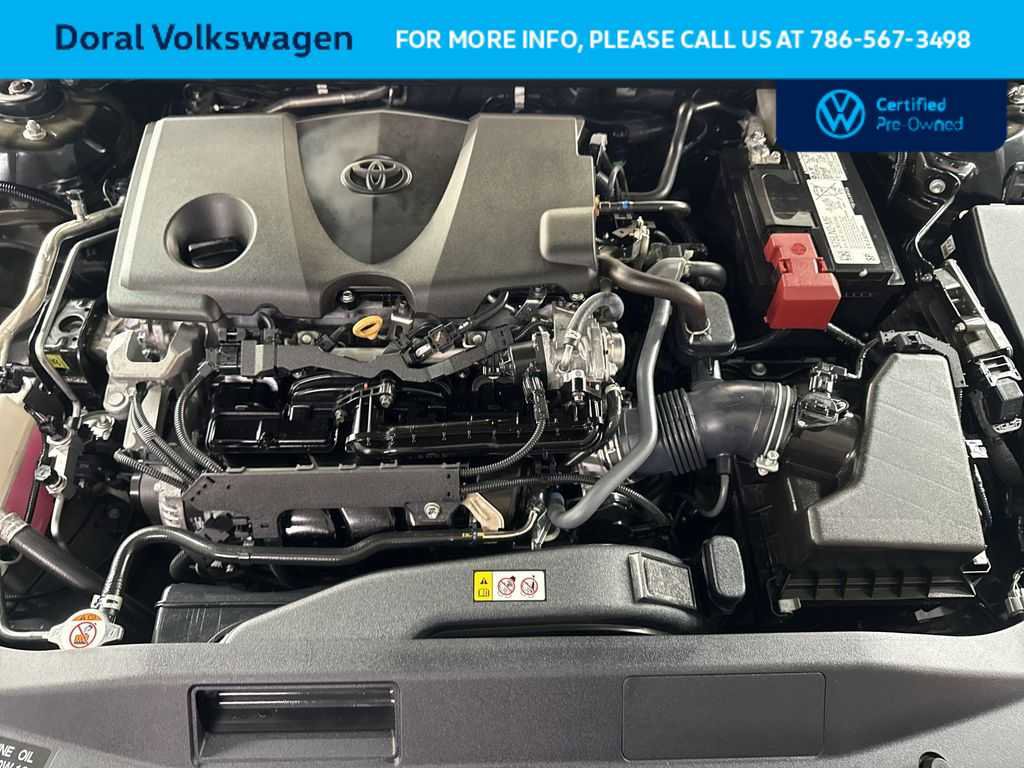 Used 2024 Toyota Camry SE image 12