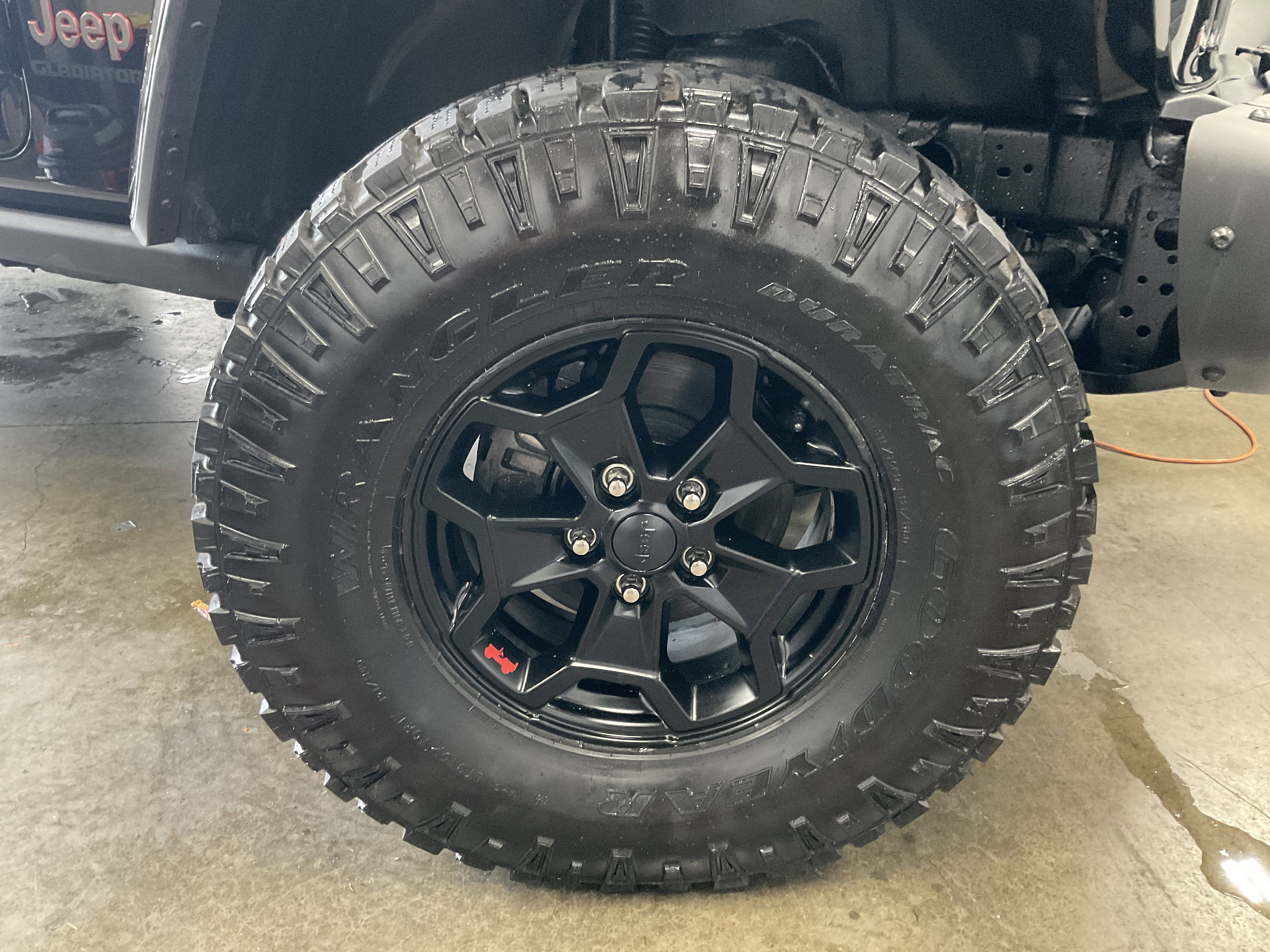 Used 2020 Jeep Gladiator Rubicon w/ Advanced Safety Group image 13