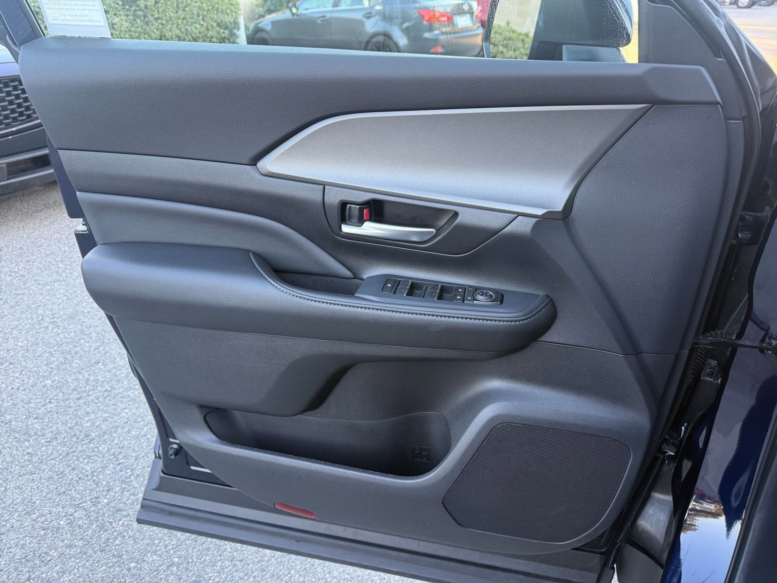 Used 2025 Toyota Grand Highlander FWD image 20