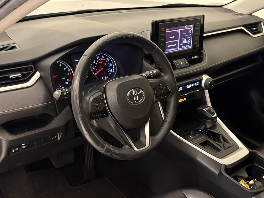 Used 2019 Toyota RAV4 XLE Premium image 20