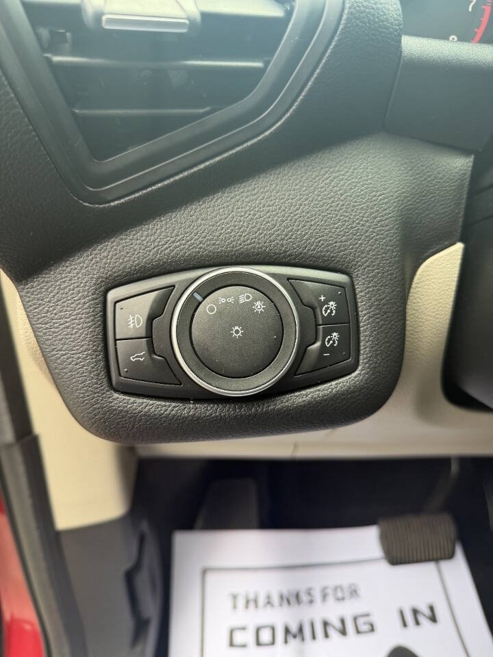Used 2018 Ford Escape SE w/ SE Sync 3 Package FWD image 17
