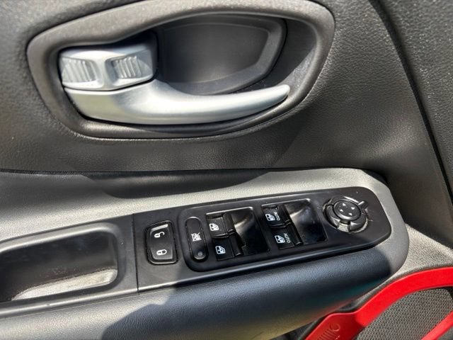 Used 2022 Jeep Renegade Trailhawk w/ Sun/Sound Group AWD/4WD image 11