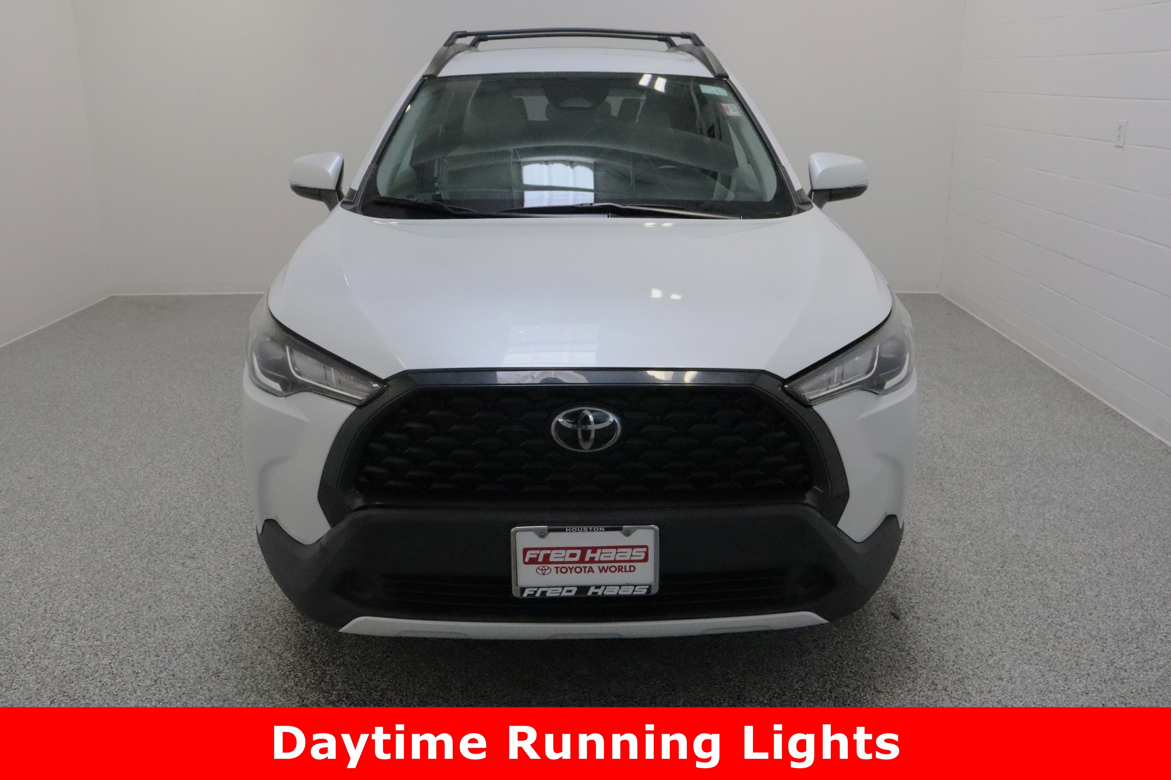 Used 2023 Toyota Corolla Cross LE image 3