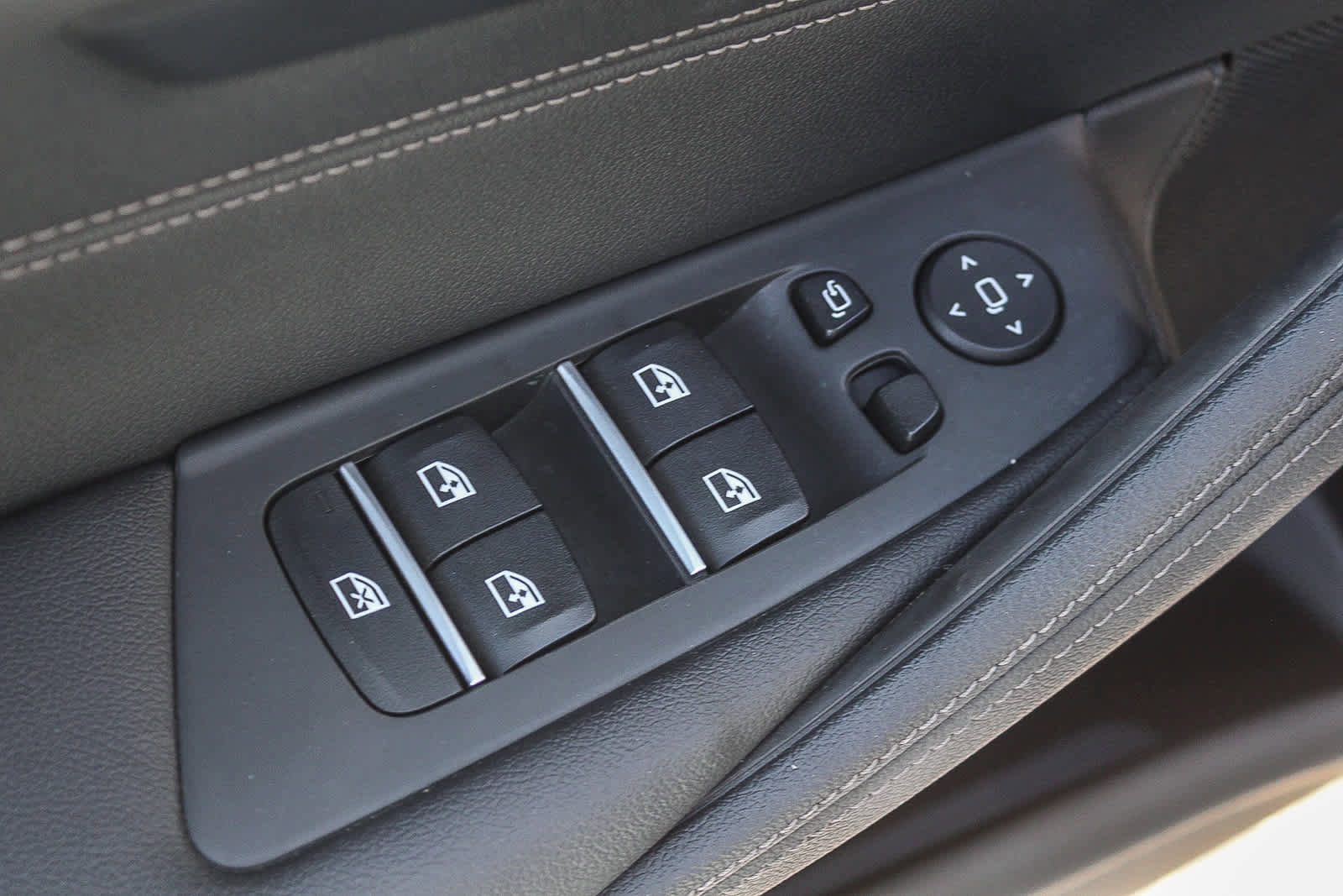 Certified 2023 BMW 530e w/ M Sport Package image 20