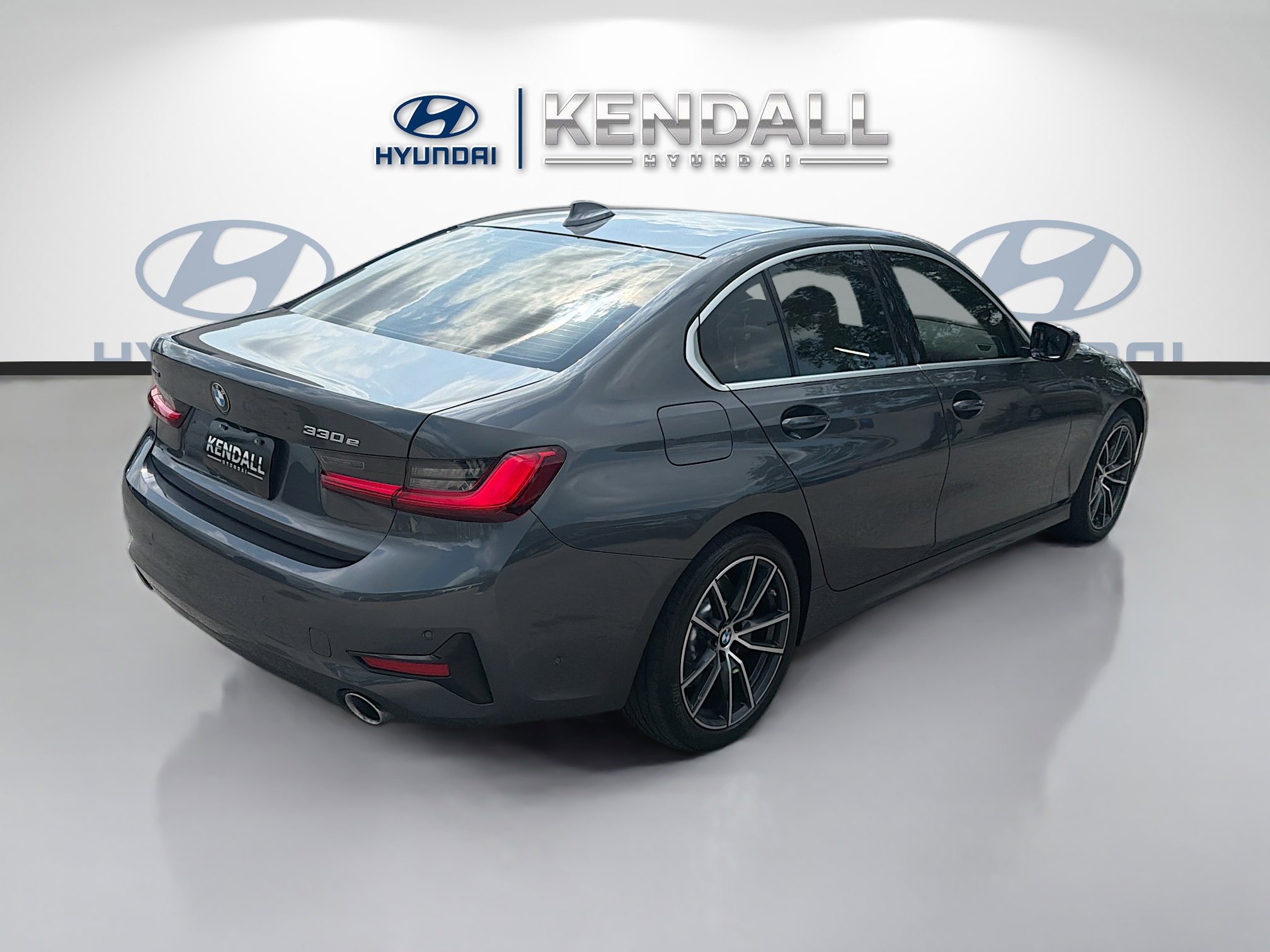 Used 2021 BMW 330e xDrive w/ Premium Package AWD/4WD image 6