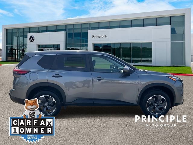 Used 2024 Nissan Rogue SV image 5