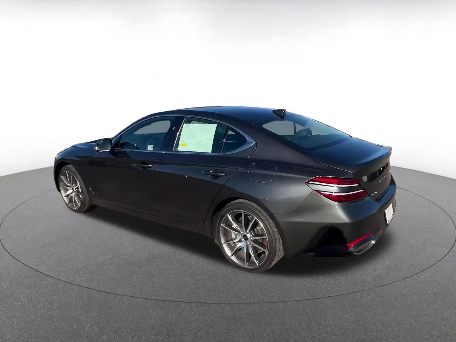 Used 2025 Genesis G70 2.5T image 10