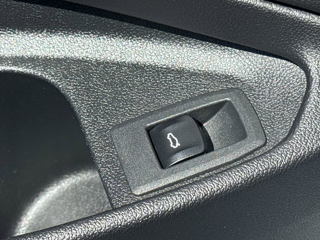 Used 2021 BMW 430i Coupe w/ M Sport Package RWD image 18