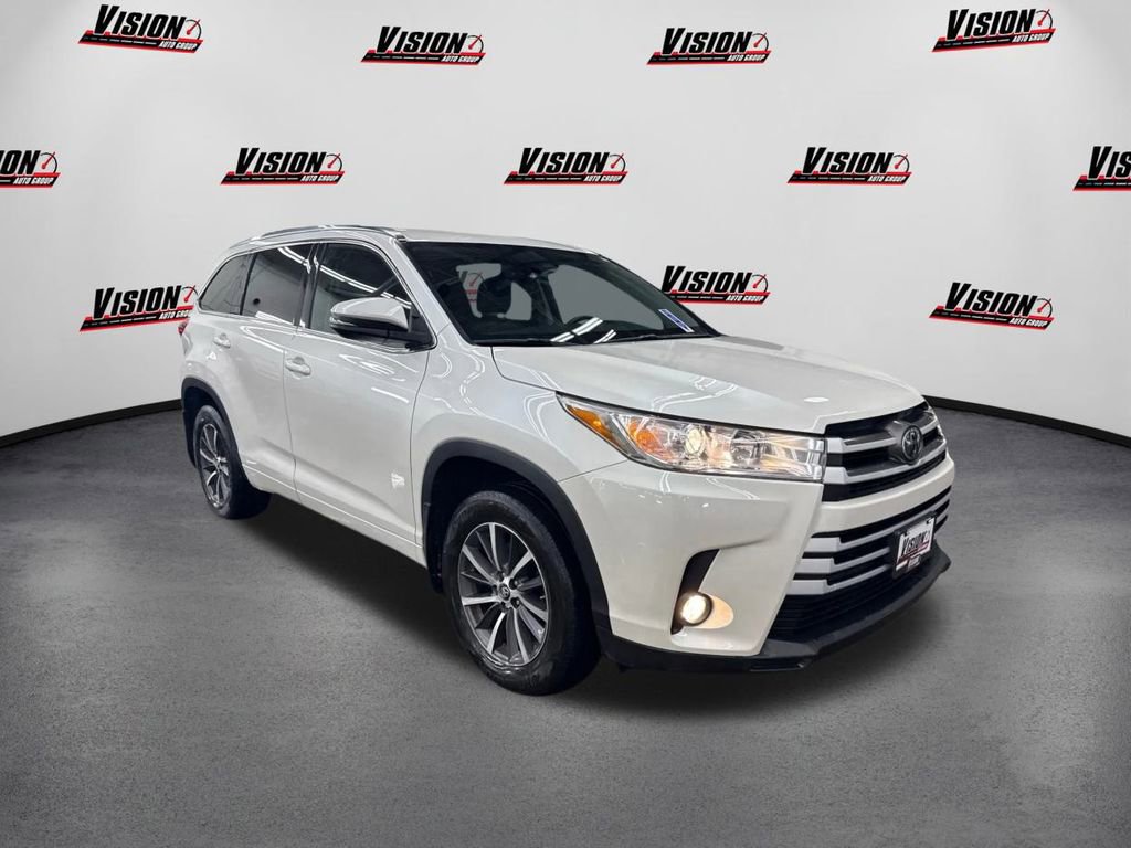 Used 2017 Toyota Highlander XLE w/ Carpet Mat Package video 3